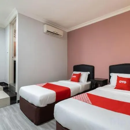 Oyo 89844 Green Villa Hotel-2